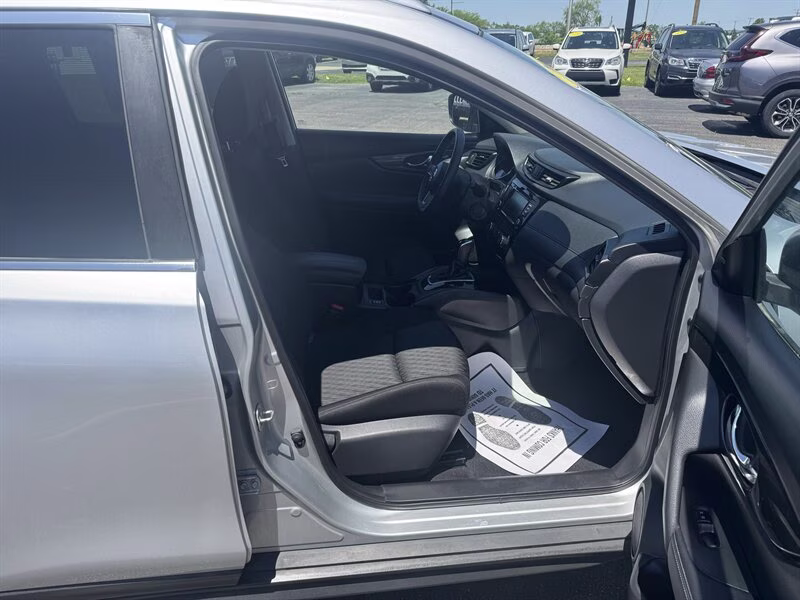 2020 Brilliant Silver Metallic Nissan Rogue SV AWD Crossover