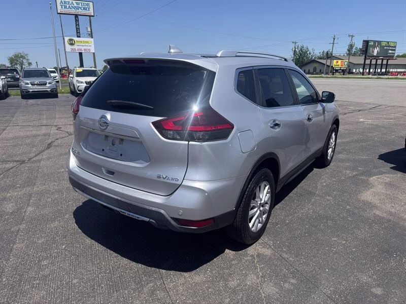 2020 Brilliant Silver Metallic Nissan Rogue SV AWD Crossover