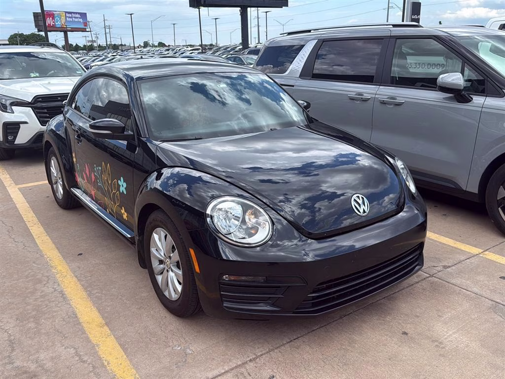 2019 Deep Black Pearl Volkswagen Beetle S FWD Hatchback