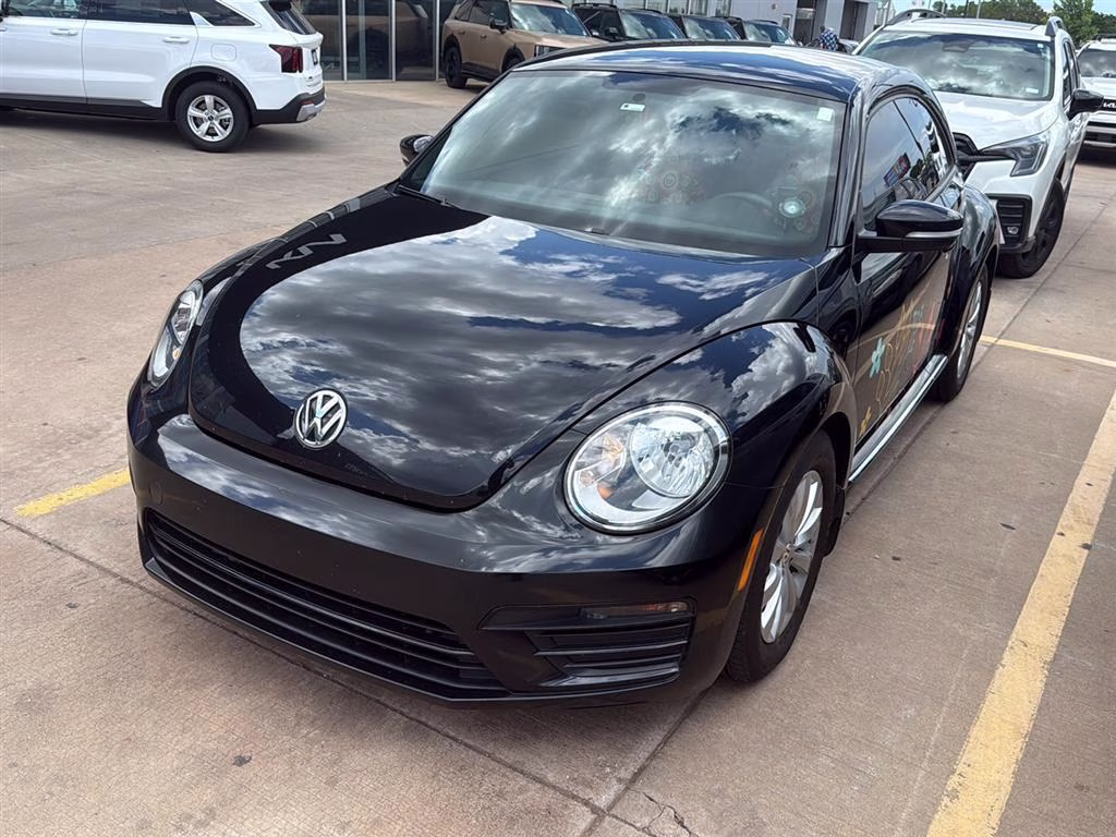 2019 Deep Black Pearl Volkswagen Beetle S FWD Hatchback