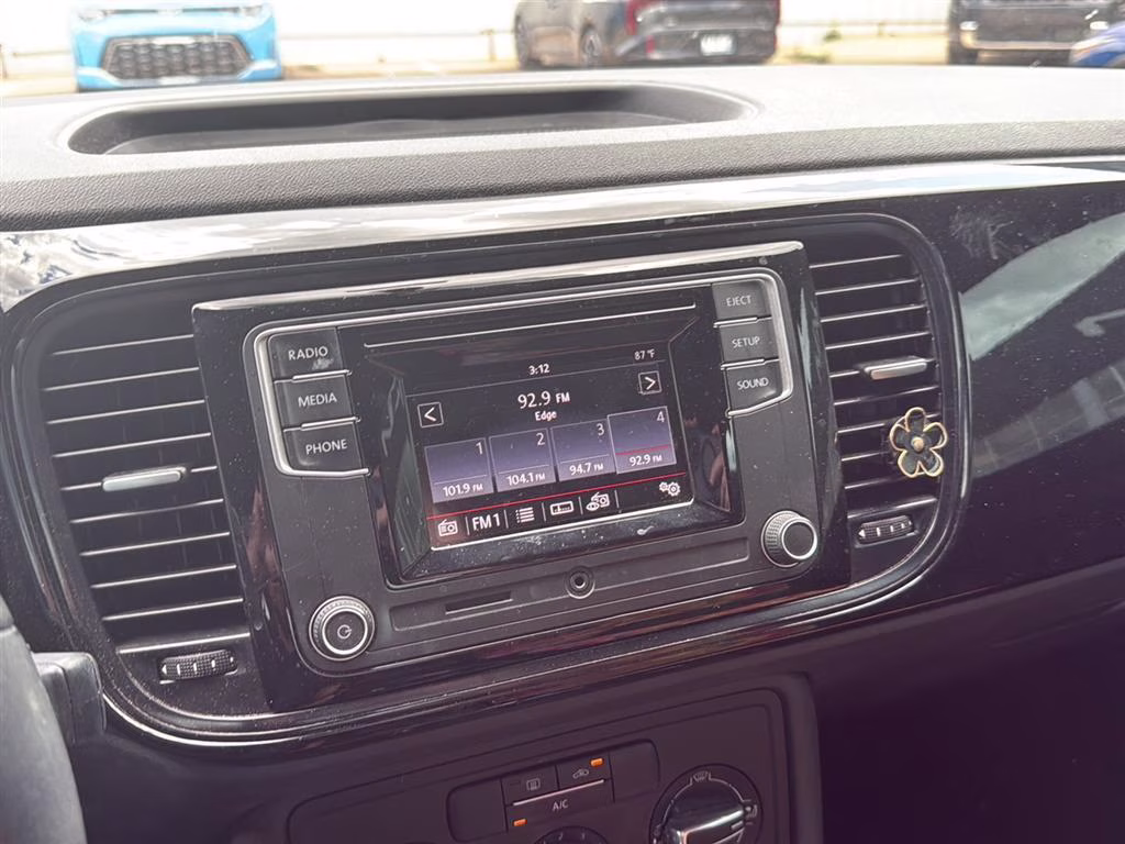2019 Deep Black Pearl Volkswagen Beetle S FWD Hatchback