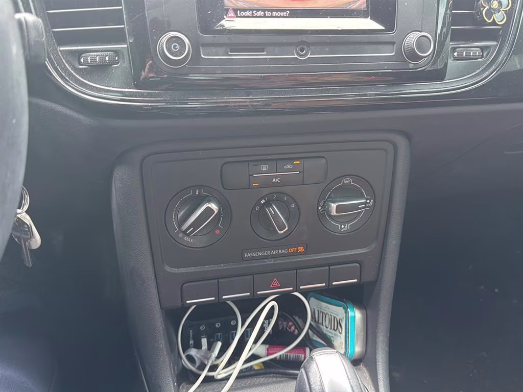 2019 Deep Black Pearl Volkswagen Beetle S FWD Hatchback