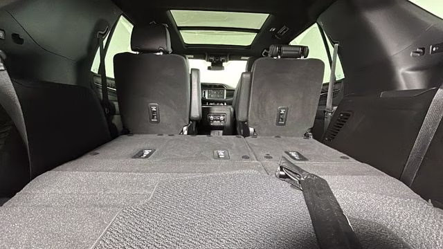 2023 White Frost Tricoat GMC Yukon Denali 4X4 SUV