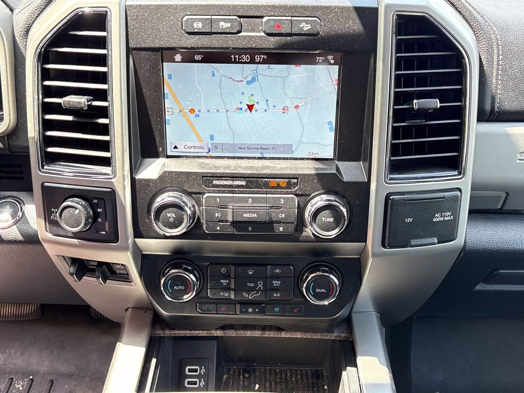 2019 White Platinum Clearcoat Metallic Ford Super Duty F-250 SRW Lariat 4X4 Truck