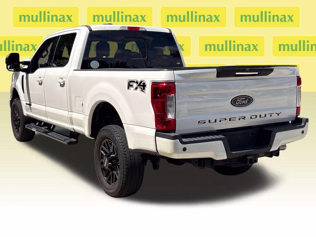 2019 White Platinum Clearcoat Metallic Ford Super Duty F-250 SRW Lariat 4X4 Truck