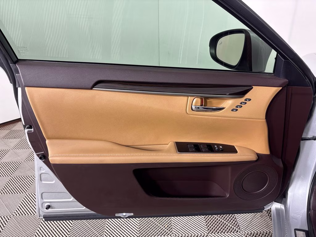 2018 Silver Lexus ES 350 FWD Sedan
