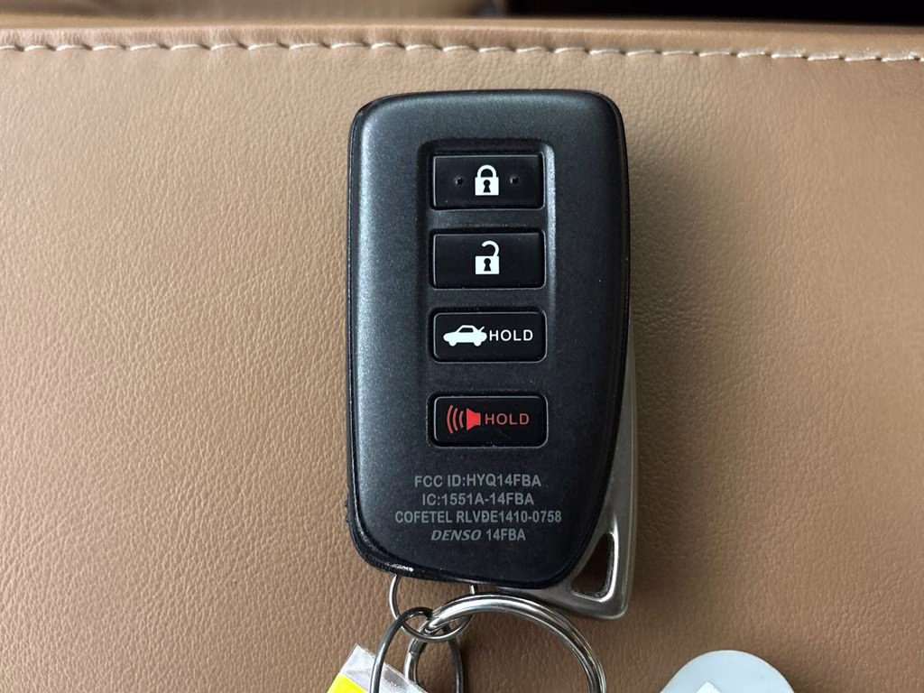2018 Silver Lexus ES 350 FWD Sedan