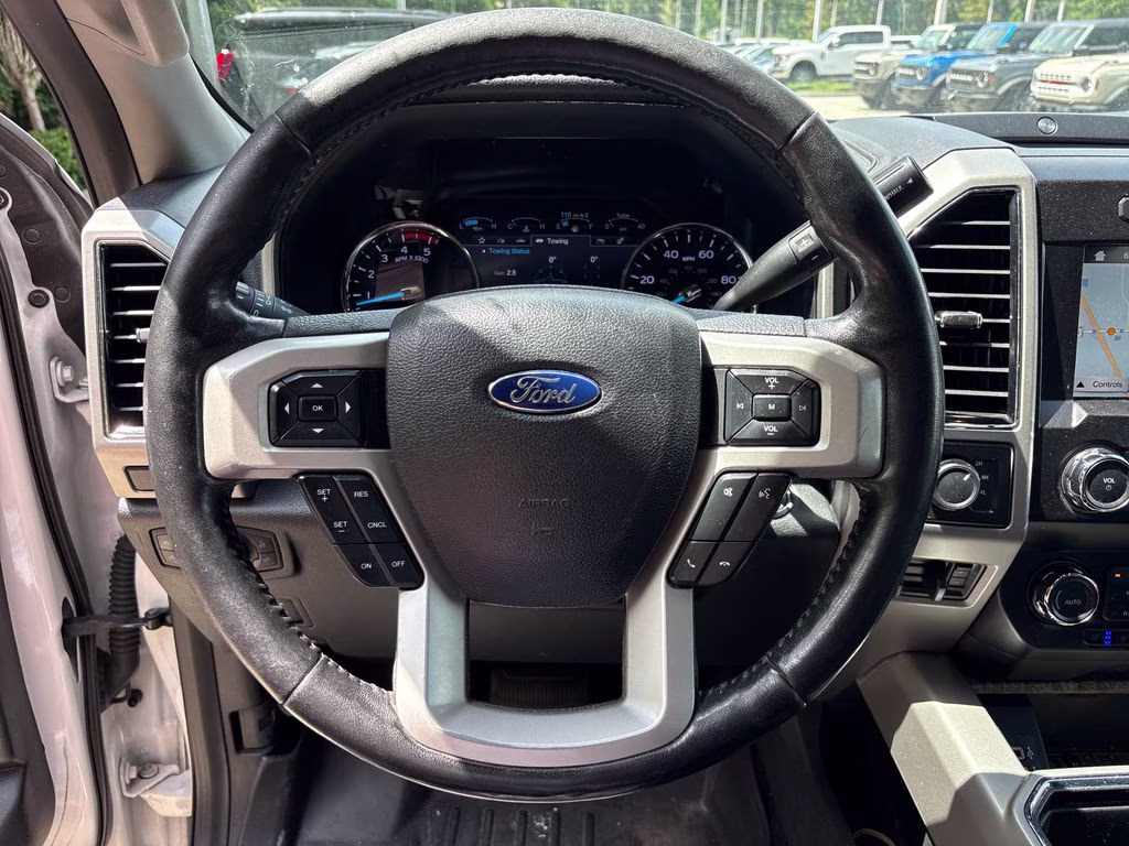 2019 White Platinum Clearcoat Metallic Ford Super Duty F-250 SRW Lariat 4X4 Truck