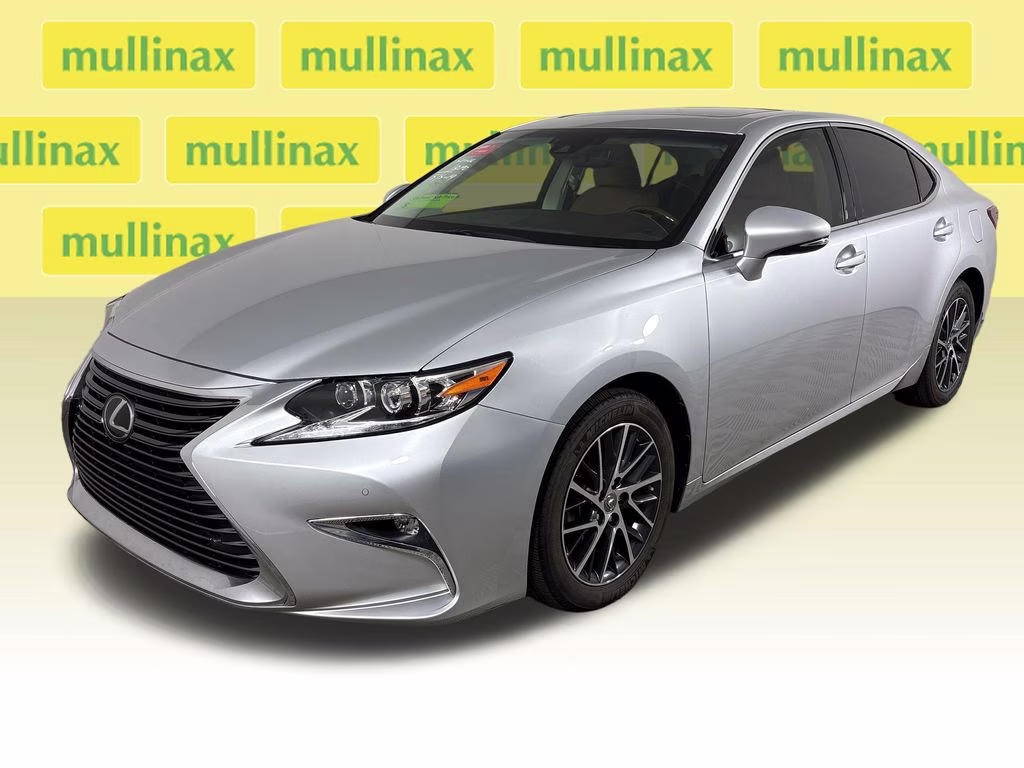 2018 Silver Lexus ES 350 FWD Sedan