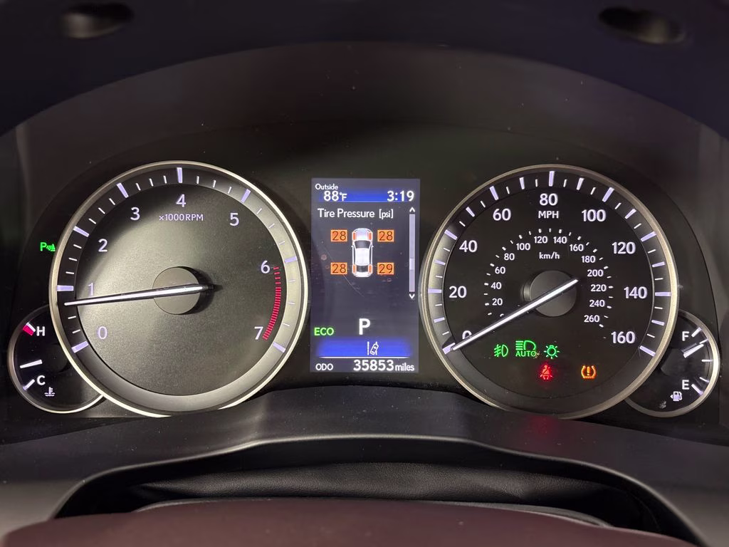 2018 Silver Lexus ES 350 FWD Sedan