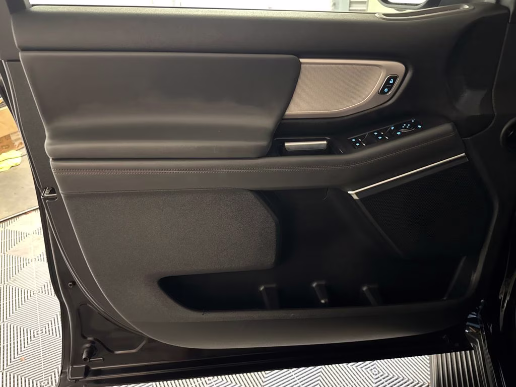 2025 Black Metallic Ford Expedition Max Active 4X4 SUV