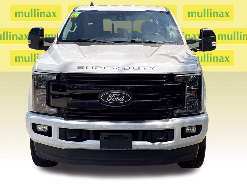 2019 White Platinum Clearcoat Metallic Ford Super Duty F-250 SRW Lariat 4X4 Truck