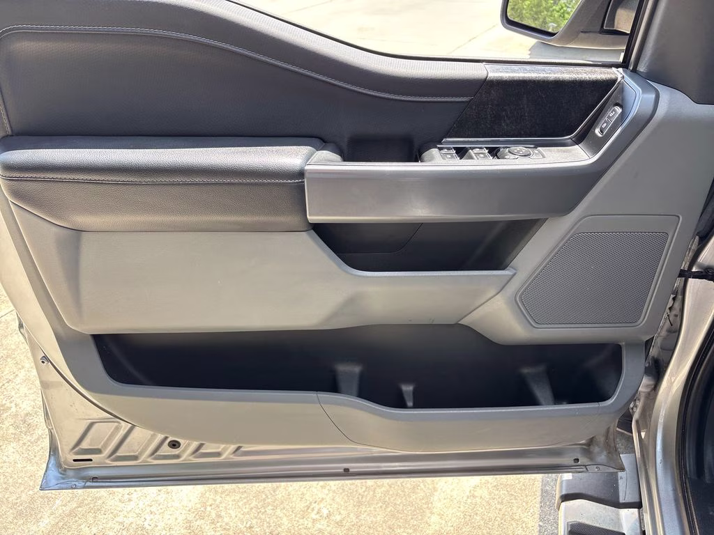 2022 Iconic Silver Metallic Ford F-150 XLT 4X4 Truck