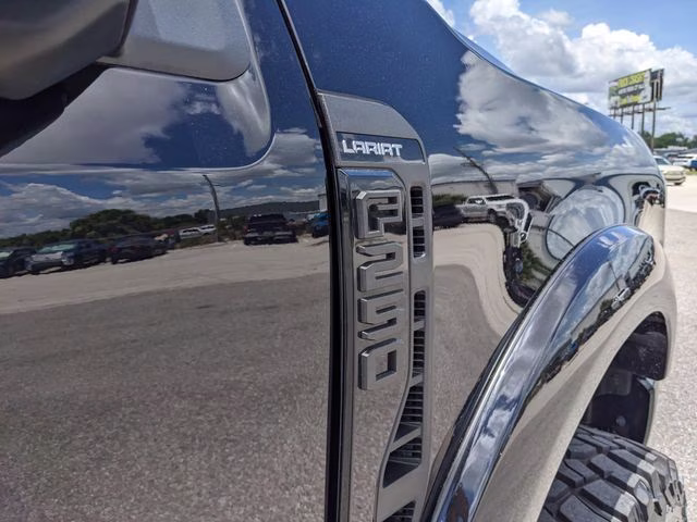 2026 Black Metallic Ford Super Duty F-250 SRW Lariat 4X4 Truck