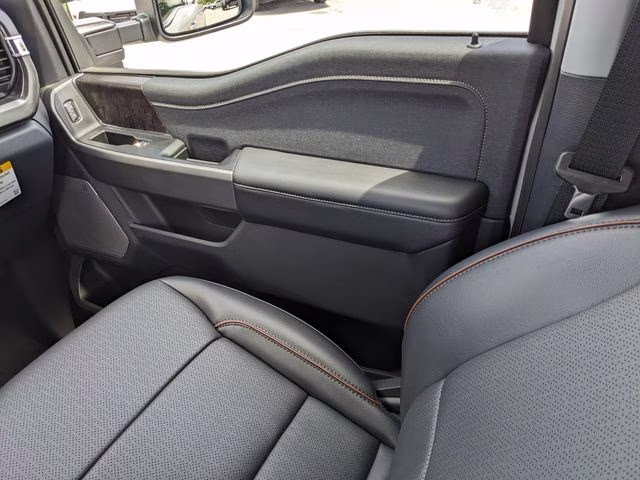 2026 Avalanche Ford Super Duty F-250 SRW Lariat 4X4 Truck