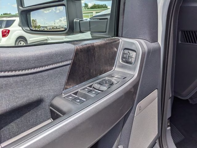 2026 Avalanche Ford Super Duty F-250 SRW Lariat 4X4 Truck