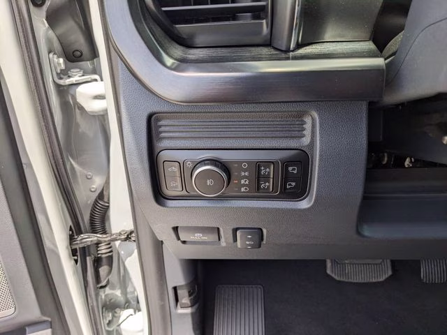 2026 Avalanche Ford Super Duty F-250 SRW Lariat 4X4 Truck