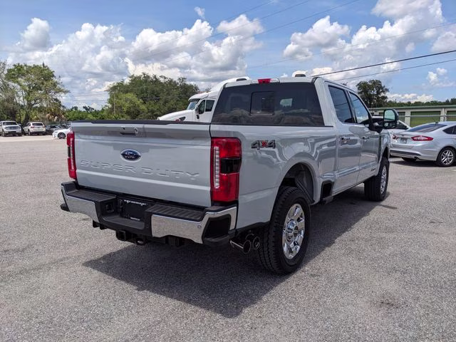 2026 Avalanche Ford Super Duty F-250 SRW Lariat 4X4 Truck