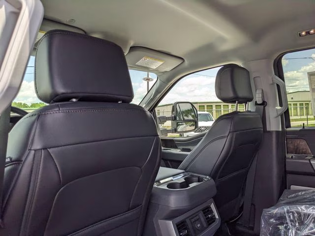 2026 Avalanche Ford Super Duty F-250 SRW Lariat 4X4 Truck