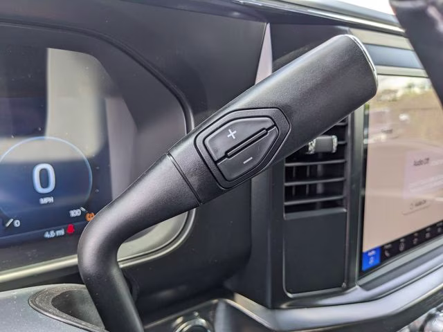 2026 Avalanche Ford Super Duty F-250 SRW Lariat 4X4 Truck