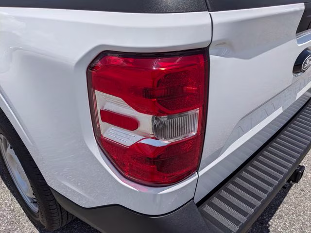2026 Oxford White Ford Maverick XL AWD Truck