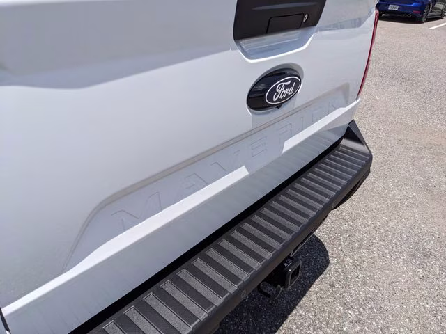 2026 Oxford White Ford Maverick XL AWD Truck