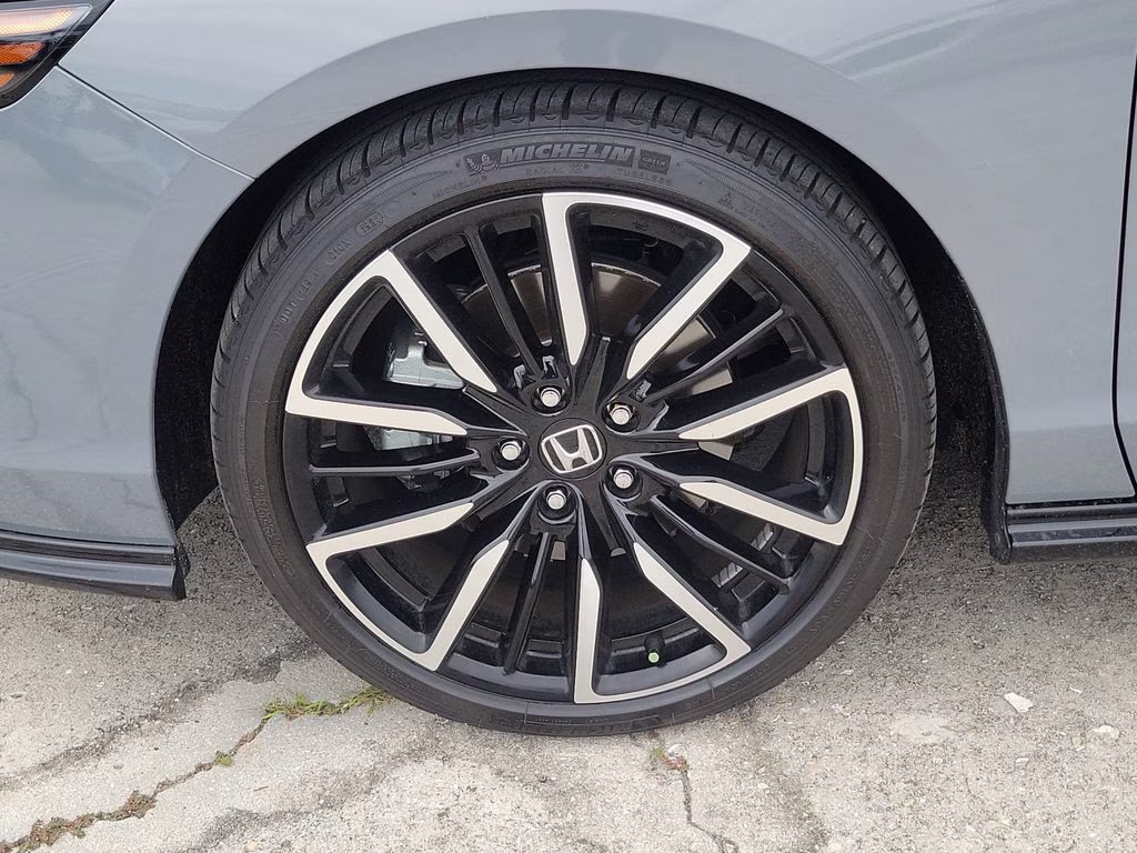 2024 Urban Gray Pearl Honda Accord Hybrid Touring FWD Sedan