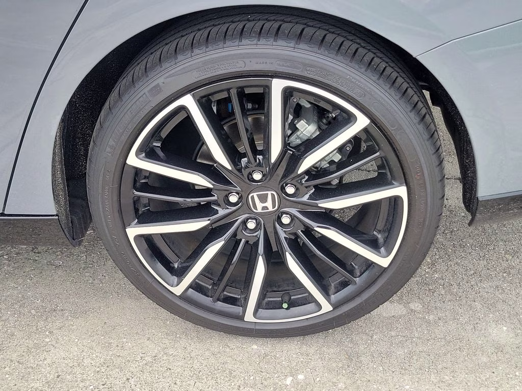 2024 Urban Gray Pearl Honda Accord Hybrid Touring FWD Sedan
