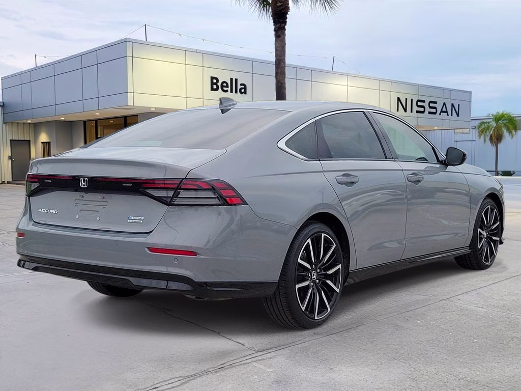 2024 Urban Gray Pearl Honda Accord Hybrid Touring FWD Sedan
