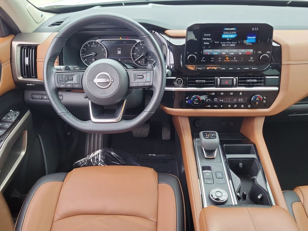 2023 Pearl White Tricoat Nissan Pathfinder Platinum 4X4 SUV