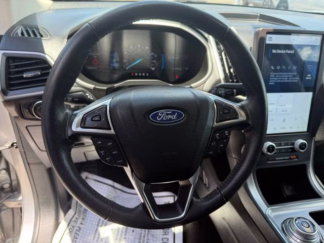 2021 Silver Metallic Ford Edge SEL FWD SUV