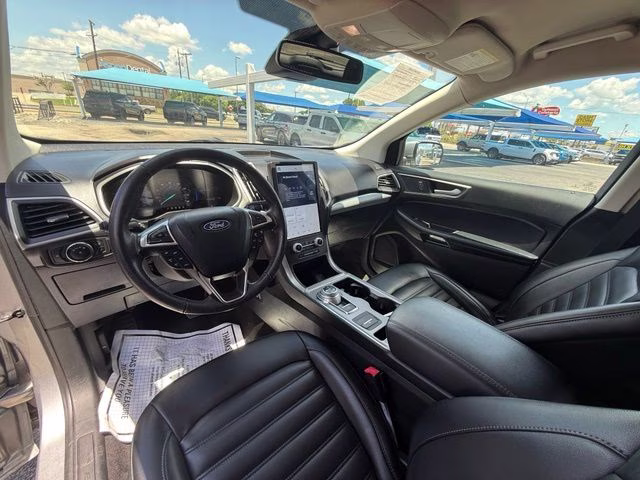 2021 Silver Metallic Ford Edge SEL FWD SUV