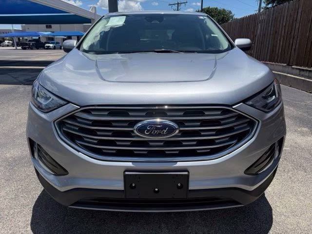 2021 Silver Metallic Ford Edge SEL FWD SUV