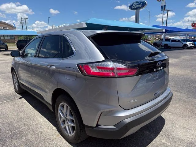 2021 Silver Metallic Ford Edge SEL FWD SUV