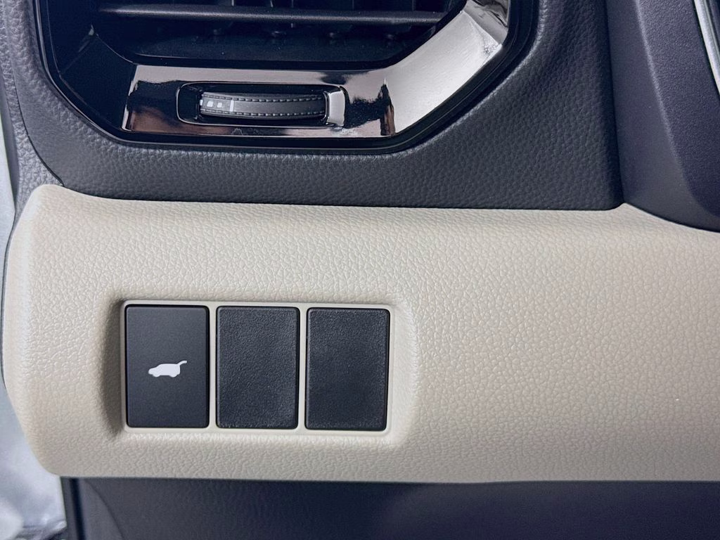 2026 Solar Silver Metallic Honda Pilot EX-L FWD SUV
