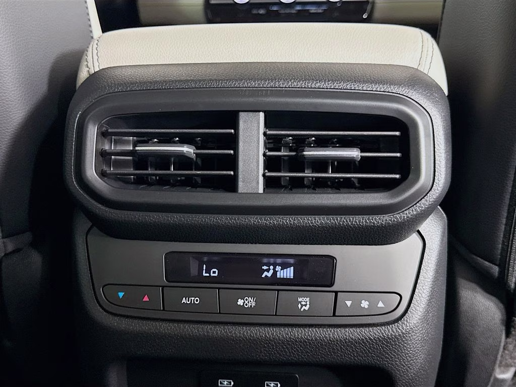 2026 Solar Silver Metallic Honda Pilot EX-L FWD SUV