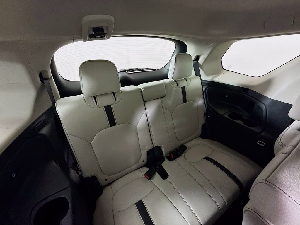 2026 Solar Silver Metallic Honda Pilot EX-L FWD SUV