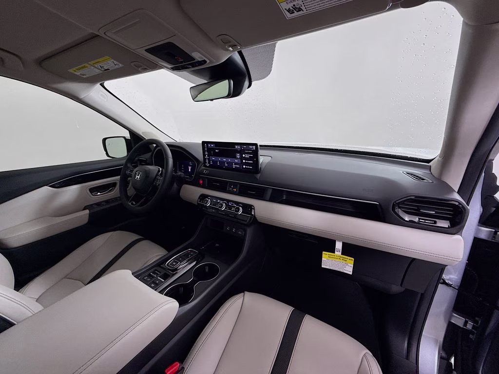 2026 Solar Silver Metallic Honda Pilot EX-L FWD SUV