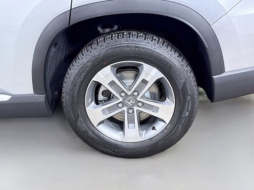 2026 Solar Silver Metallic Honda Pilot EX-L FWD SUV