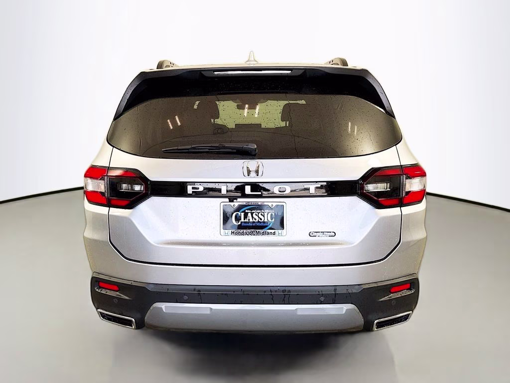 2026 Solar Silver Metallic Honda Pilot EX-L FWD SUV