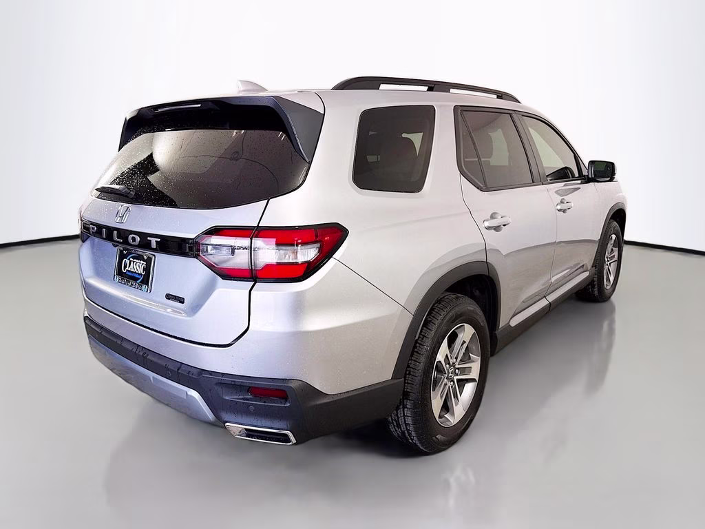 2026 Solar Silver Metallic Honda Pilot EX-L FWD SUV