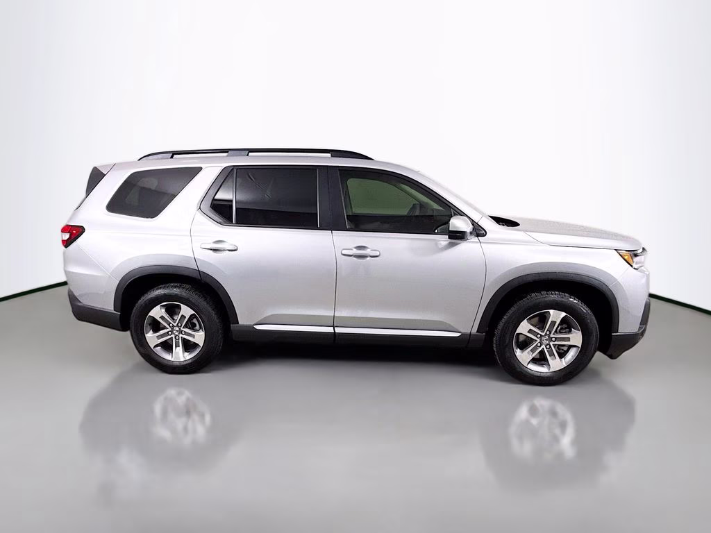 2026 Solar Silver Metallic Honda Pilot EX-L FWD SUV