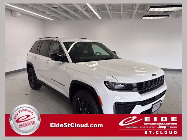 2026 Bright White Clearcoat Jeep Grand Cherokee Altitude 4X4 SUV