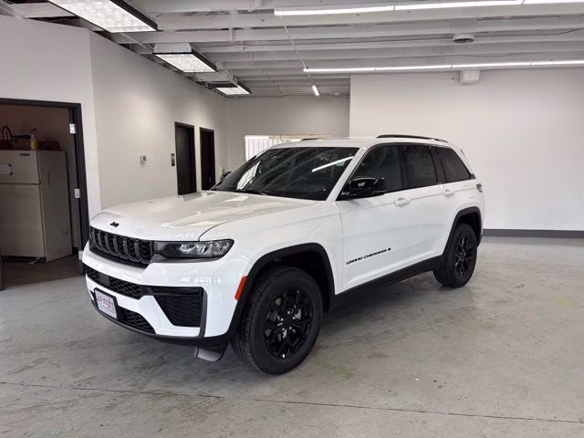 2026 Bright White Clearcoat Jeep Grand Cherokee Altitude 4X4 SUV
