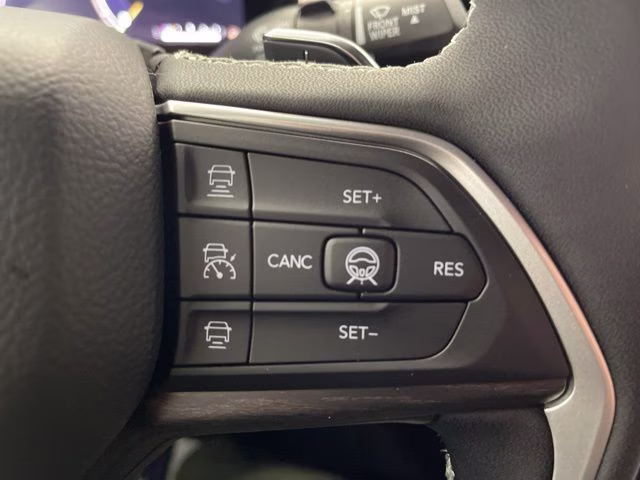 2026 Bright White Clearcoat Jeep Grand Cherokee Altitude 4X4 SUV