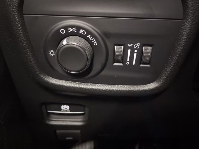 2026 Bright White Clearcoat Jeep Grand Cherokee Altitude 4X4 SUV