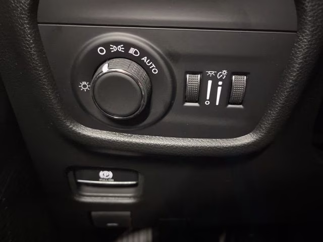 2026 Bright White Clearcoat Jeep Grand Cherokee Altitude 4X4 SUV