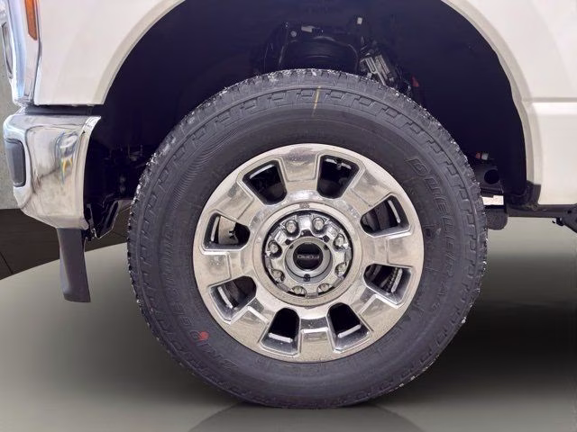 2026 Star White Metallic Tri-Coat Ford Super Duty F-350 SRW Lariat Chrome 4X4 Truck