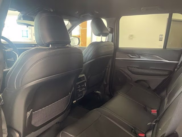 2026 Bright White Clearcoat Jeep Grand Cherokee Altitude 4X4 SUV