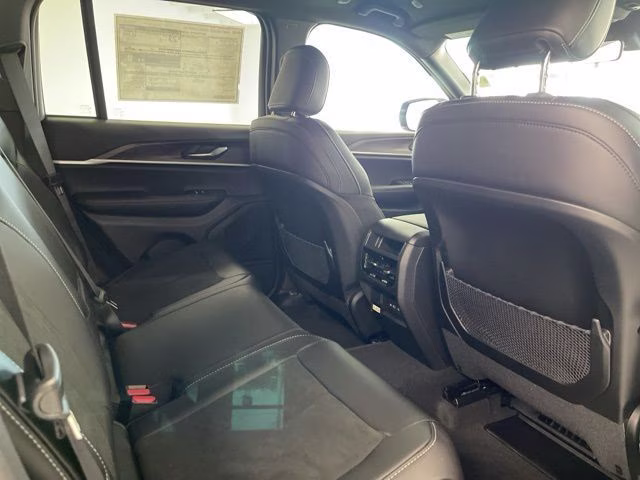 2026 Bright White Clearcoat Jeep Grand Cherokee Altitude 4X4 SUV